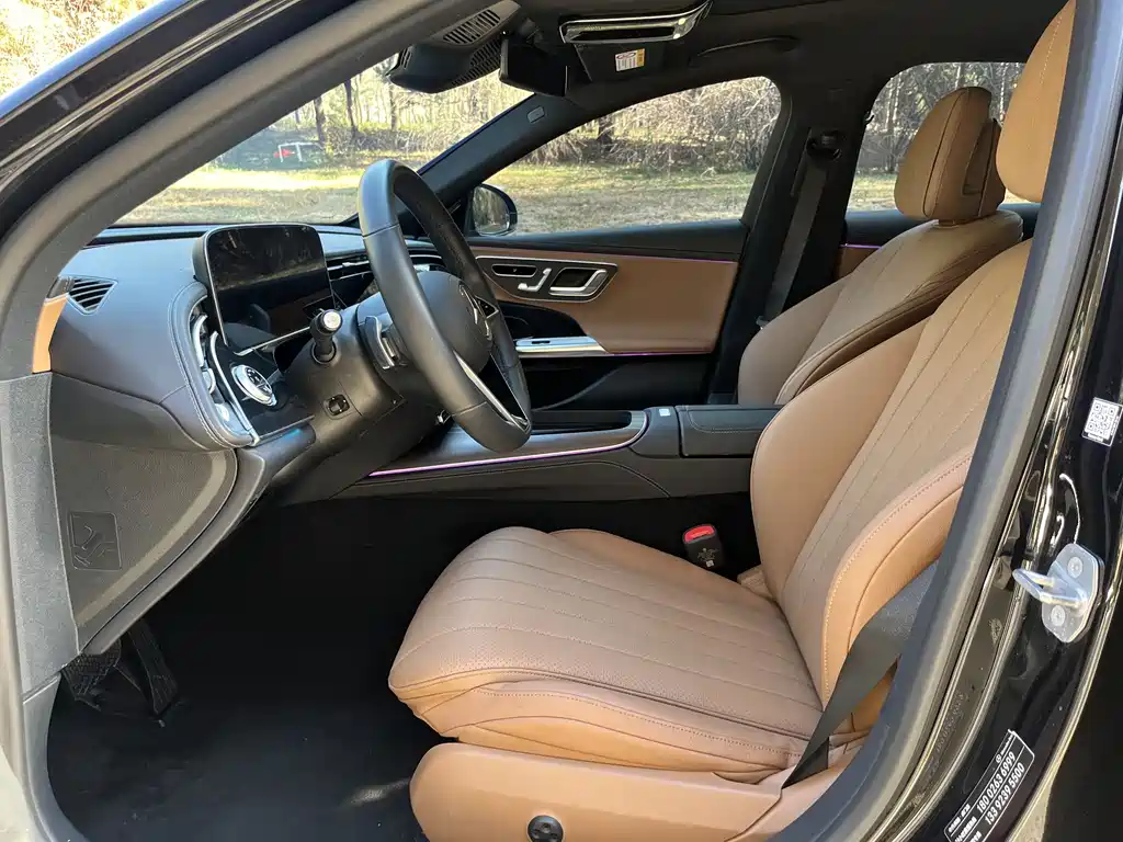 Mercedes-Benz Mercedes-Benz E-Class 2024 E 350 e L Plug-in Hybrid Sedan 2024 - thumbnail 7