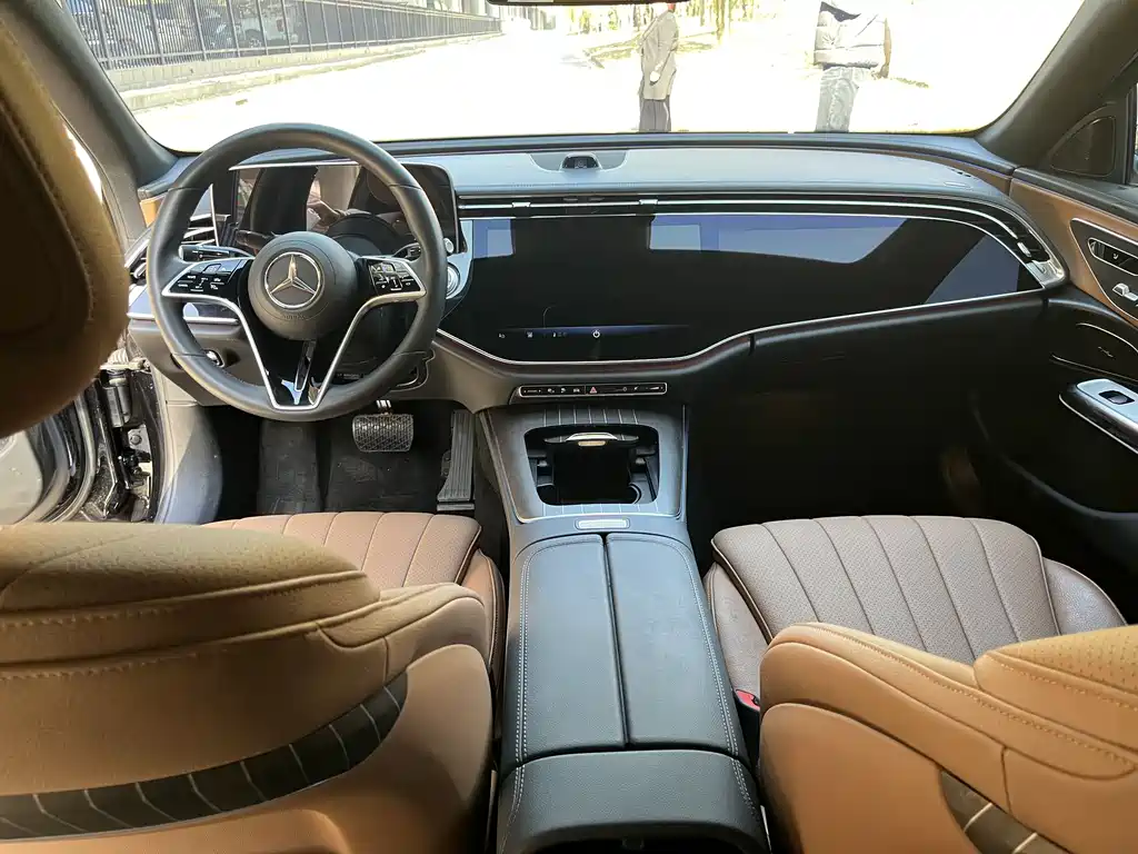 Mercedes-Benz Mercedes-Benz E-Class 2024 E 350 e L Plug-in Hybrid Sedan 2024 - thumbnail 9