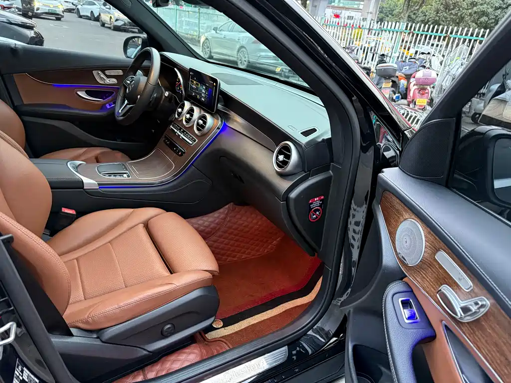 Mercedes-Benz Mercedes-Benz GLC 2021 GLC 300 L 4MATIC Sport Edition 2021 - thumbnail 6