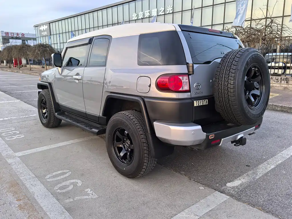 Toyota Land Cruiser (Imported) 2019 Model 4.0L Automatic 2020 - thumbnail 4