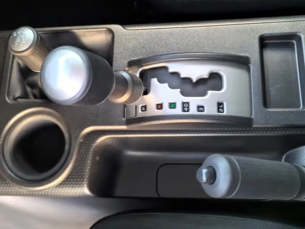 Toyota Land Cruiser (Imported) 2019 Model 4.0L Automatic 2020 - thumbnail 12