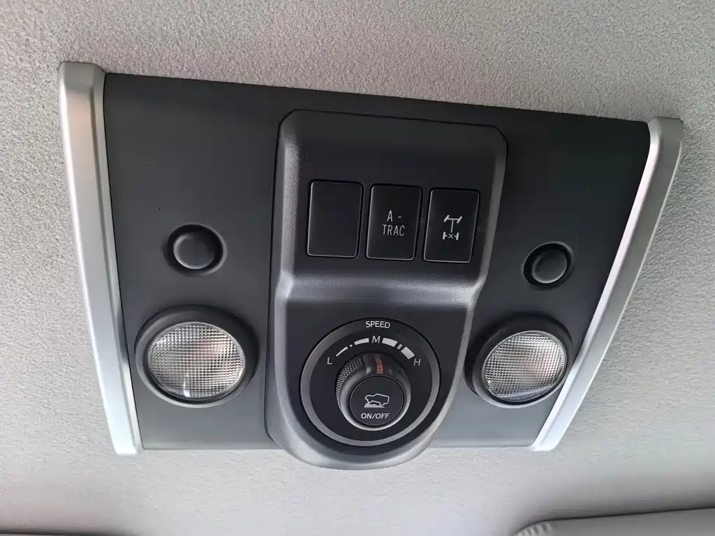 Toyota Land Cruiser (Imported) 2019 Model 4.0L Automatic 2020 - thumbnail 13