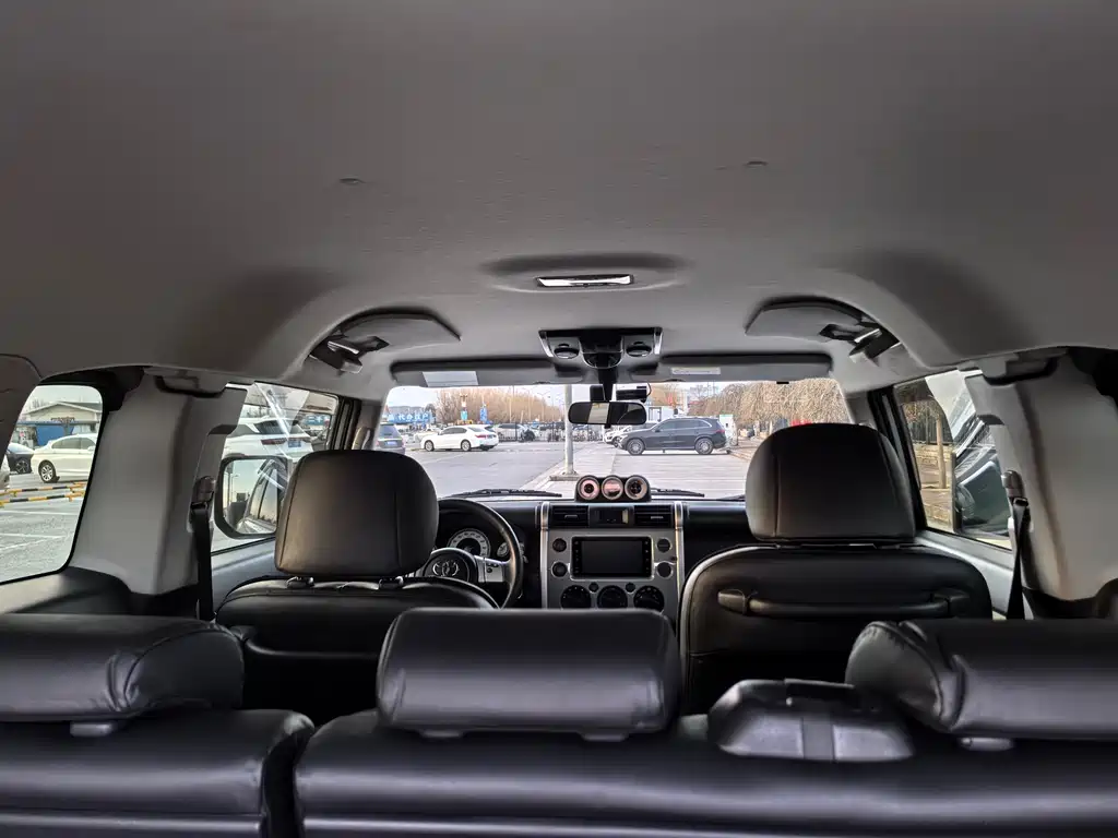 Toyota Land Cruiser (Imported) 2019 Model 4.0L Automatic 2020 - thumbnail 14