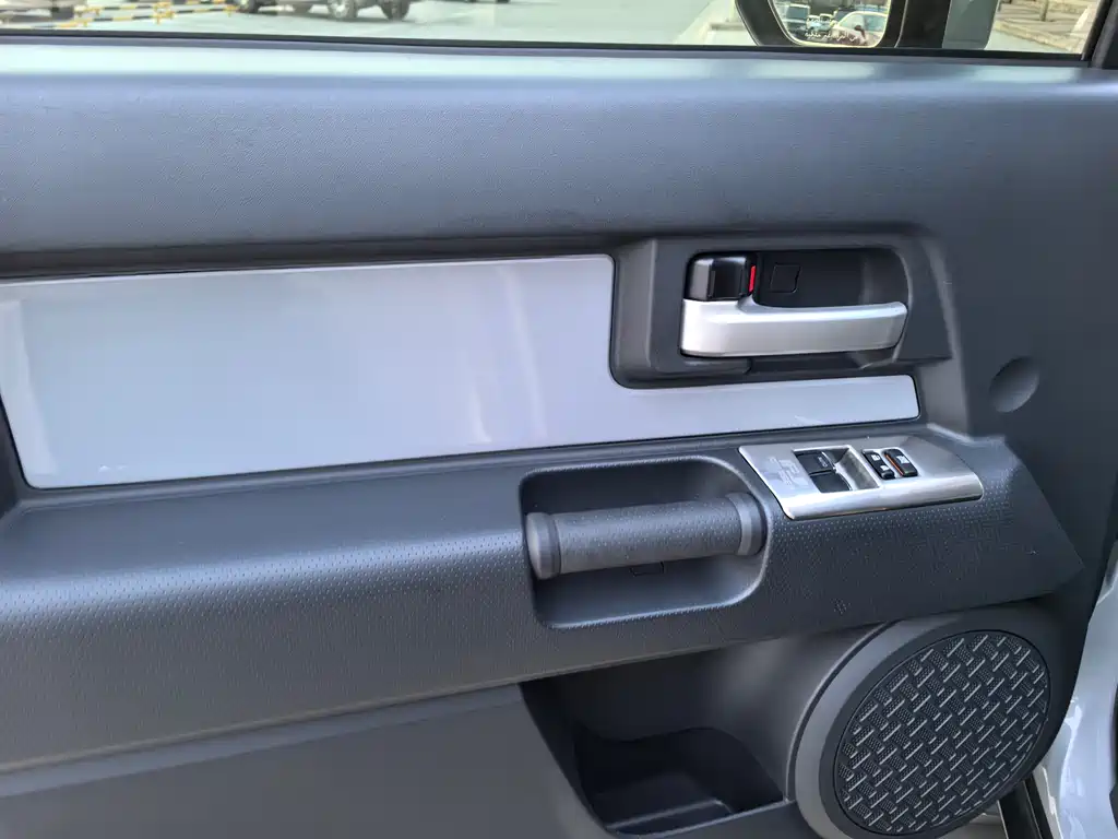 Toyota Land Cruiser (Imported) 2019 Model 4.0L Automatic 2020 - thumbnail 16
