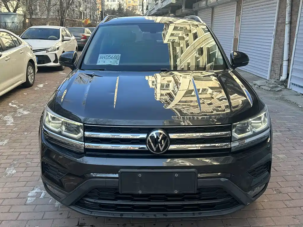 Volkswagen Tharu 2022 280TSI Two-Wheel Drive Luxury Edition 2022 - thumbnail 2