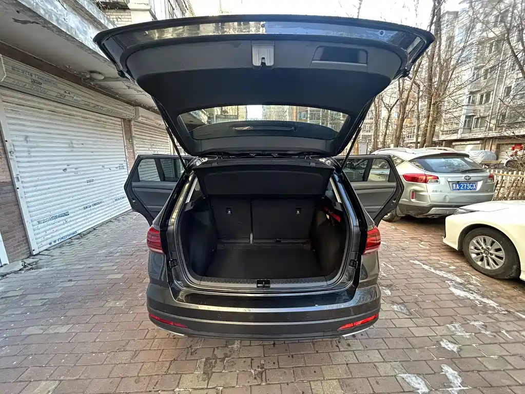 Volkswagen Tharu 2022 280TSI Two-Wheel Drive Luxury Edition 2022 - thumbnail 7
