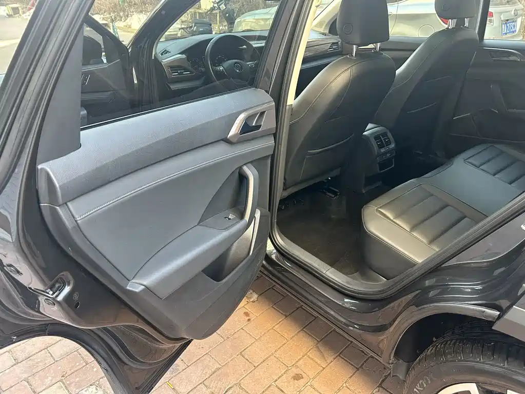 Volkswagen Tharu 2022 280TSI Two-Wheel Drive Luxury Edition 2022 - thumbnail 11