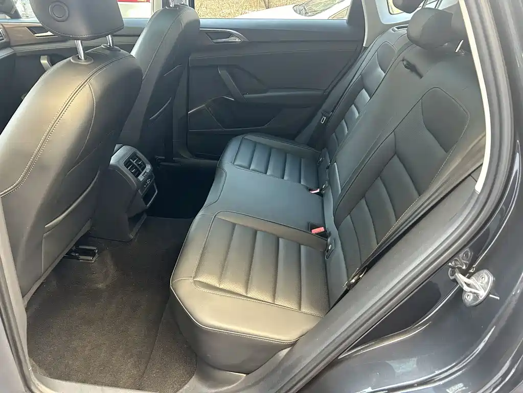Volkswagen Tharu 2022 280TSI Two-Wheel Drive Luxury Edition 2022 - thumbnail 12