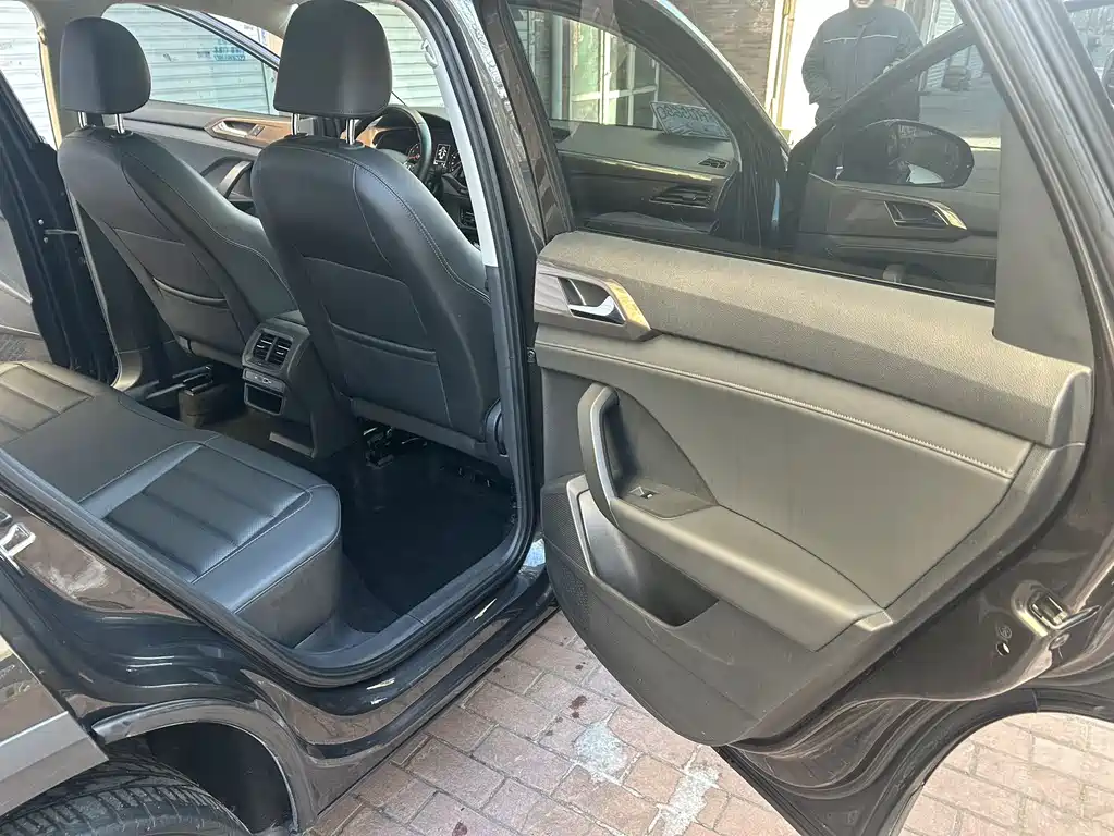 Volkswagen Tharu 2022 280TSI Two-Wheel Drive Luxury Edition 2022 - thumbnail 15