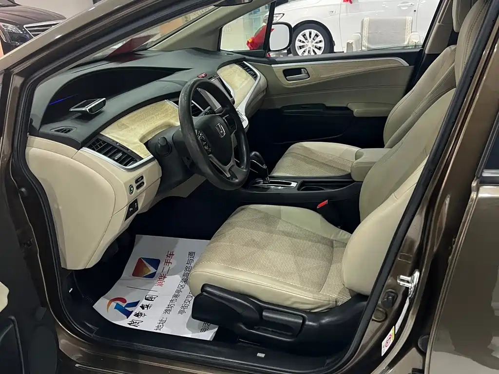 Honda Honda Jade 2014 1.8L Automatic Comfort Elite Edition 5-seater 2014 - thumbnail 3