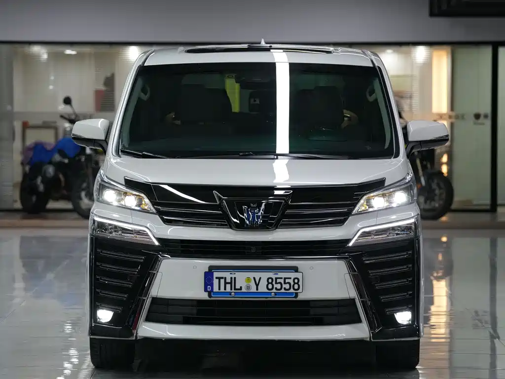 Toyota Alphard 2023 Crown Hybrid 2.5L HV Royal Edition 2023 - thumbnail 2