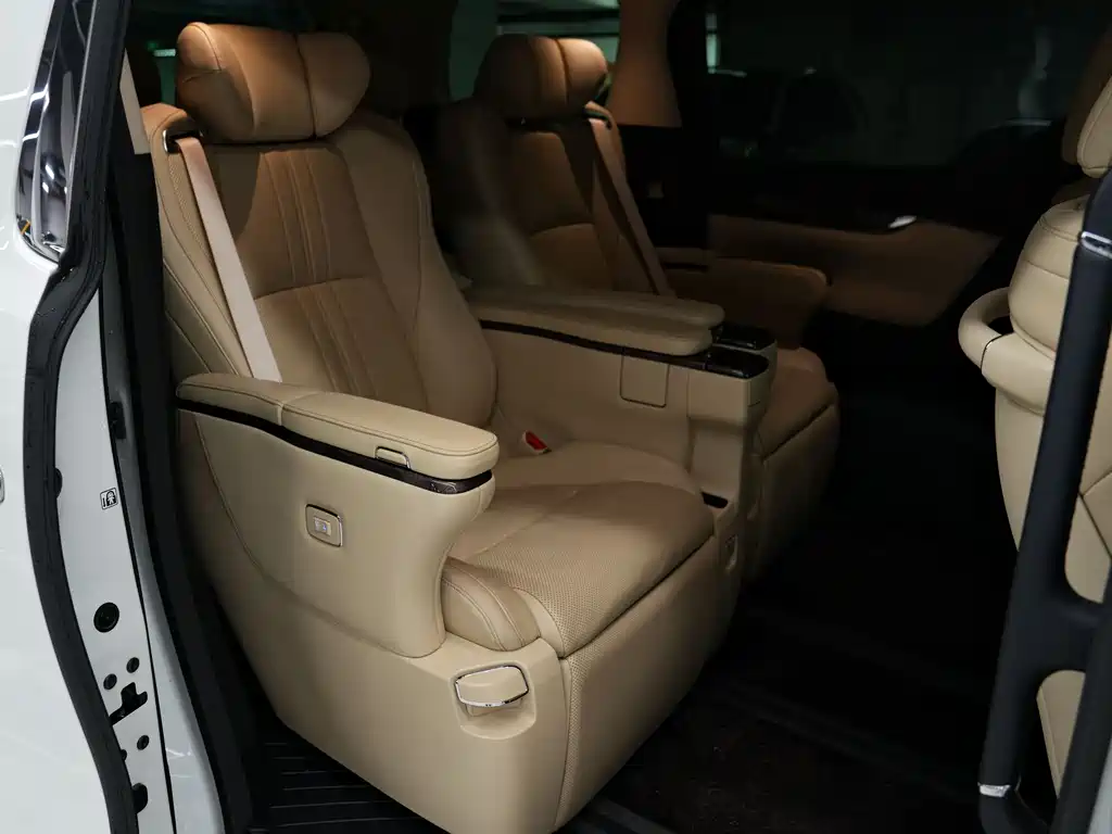 Toyota Alphard 2023 Crown Hybrid 2.5L HV Royal Edition 2023 - thumbnail 5