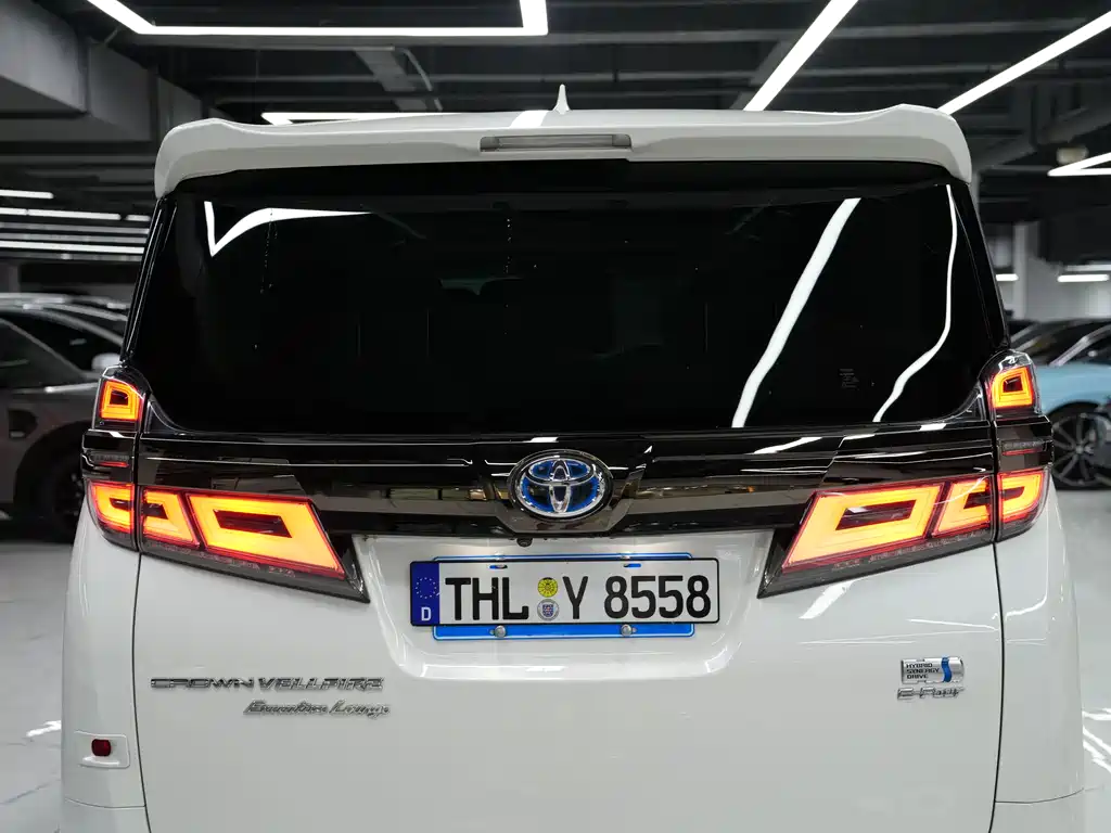 Toyota Alphard 2023 Crown Hybrid 2.5L HV Royal Edition 2023 - thumbnail 11