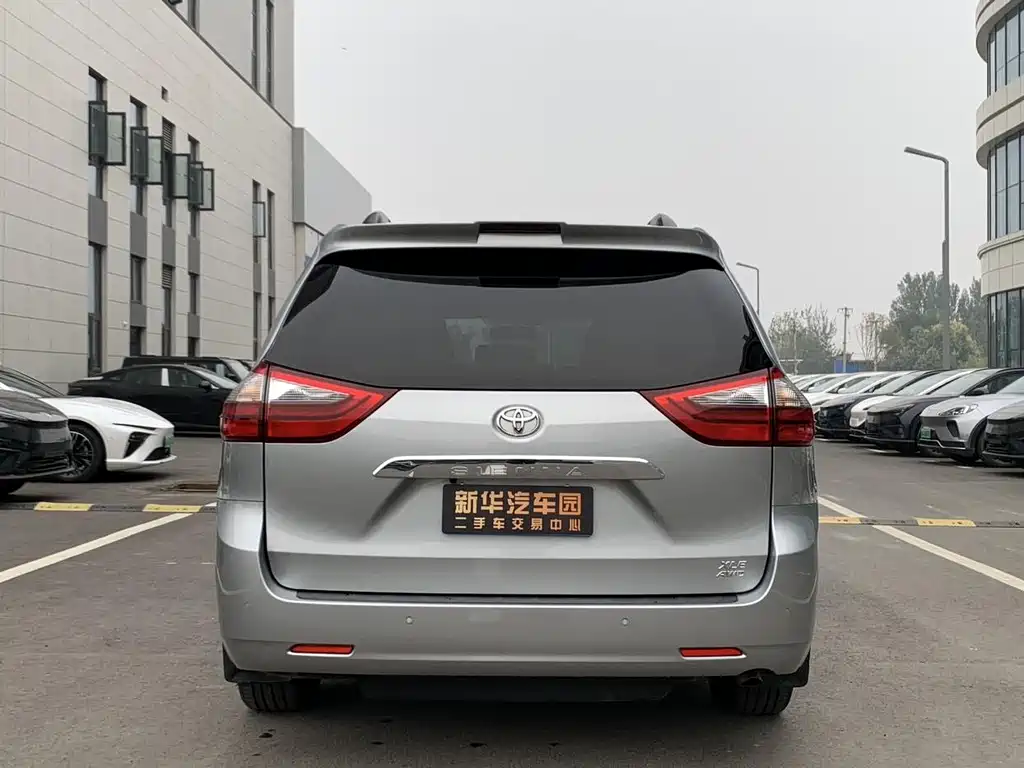 Toyota Toyota Sienna 2019 3.5L Standard Edition 2020 - thumbnail 6