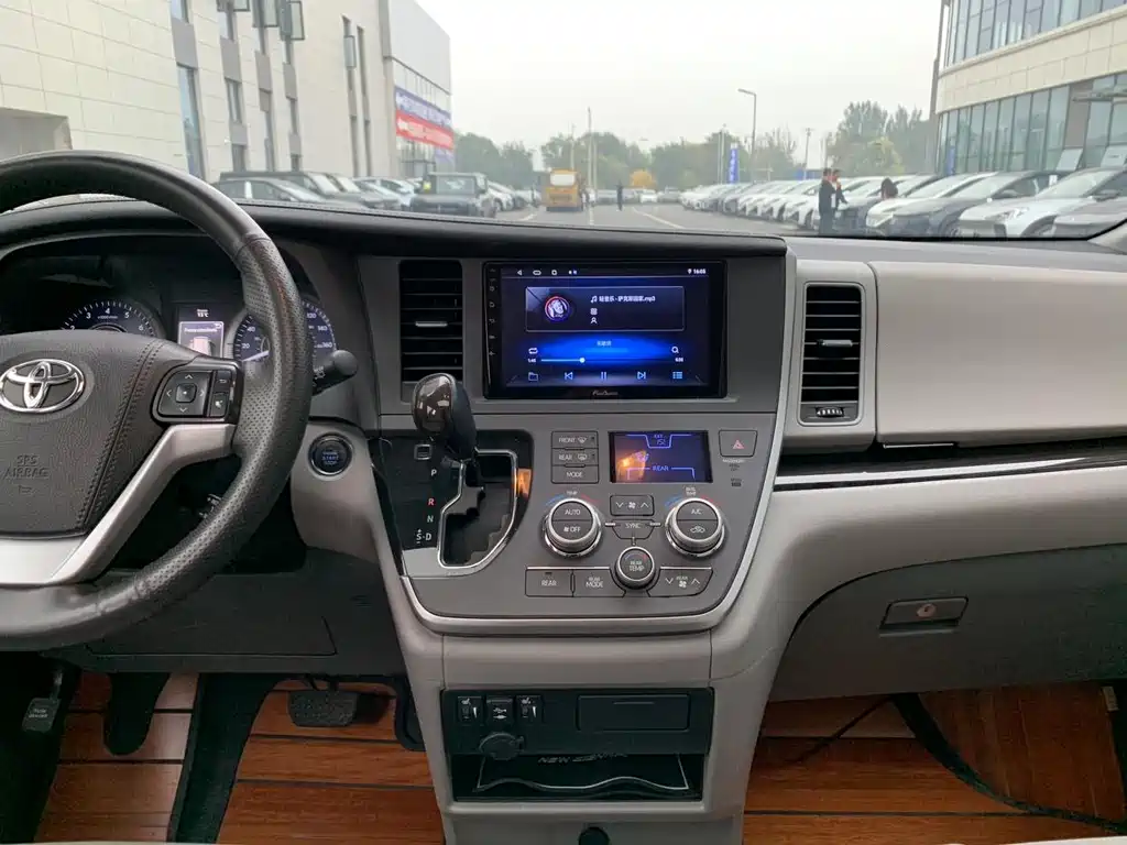 Toyota Toyota Sienna 2019 3.5L Standard Edition 2020 - thumbnail 15