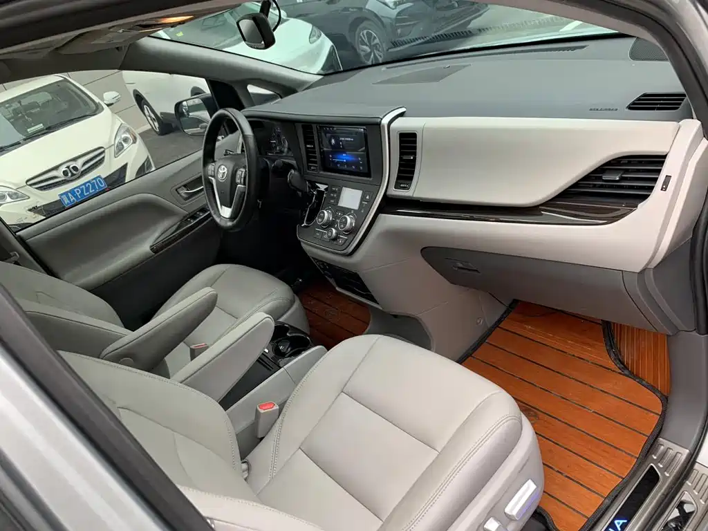 Toyota Toyota Sienna 2019 3.5L Standard Edition 2020 - thumbnail 16