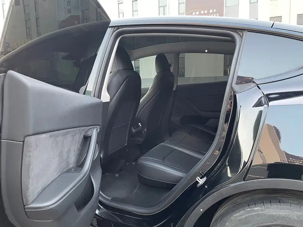 Tesla Model Y 2023 Rear-Wheel Drive 2023 - thumbnail 6