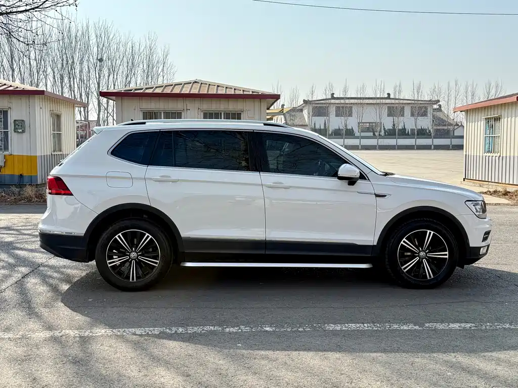 Volkswagen Volkswagen Tiguan L 2020 330TSI Automatic 2WD Panoramic Comfort Edition China VI 2021 - thumbnail 4