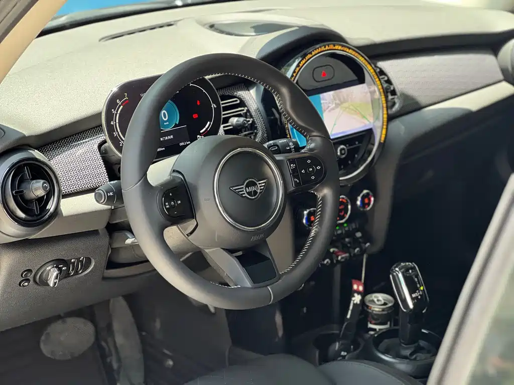 MINI MINI 2022 1.5T COOPER Artist 2022 - thumbnail 7