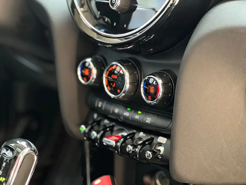 MINI MINI 2022 1.5T COOPER Artist 2022 - thumbnail 10