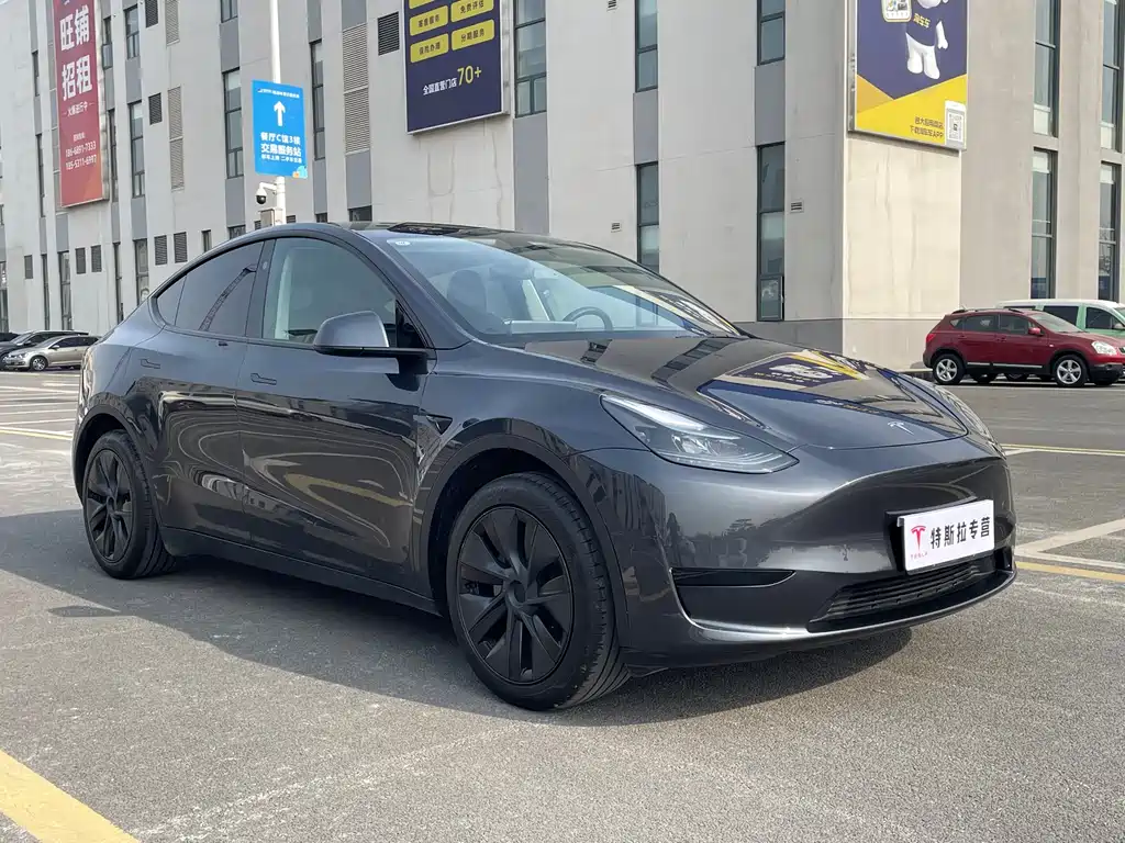 Tesla Model Y 2024 Rear-Wheel Drive Version 2025 - thumbnail 3