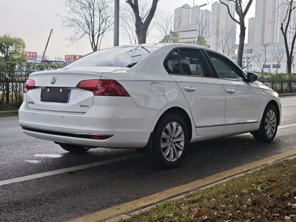 Volkswagen Volkswagen Bora 2018 1.5L Automatic Comfort Model 2017 - thumbnail 4