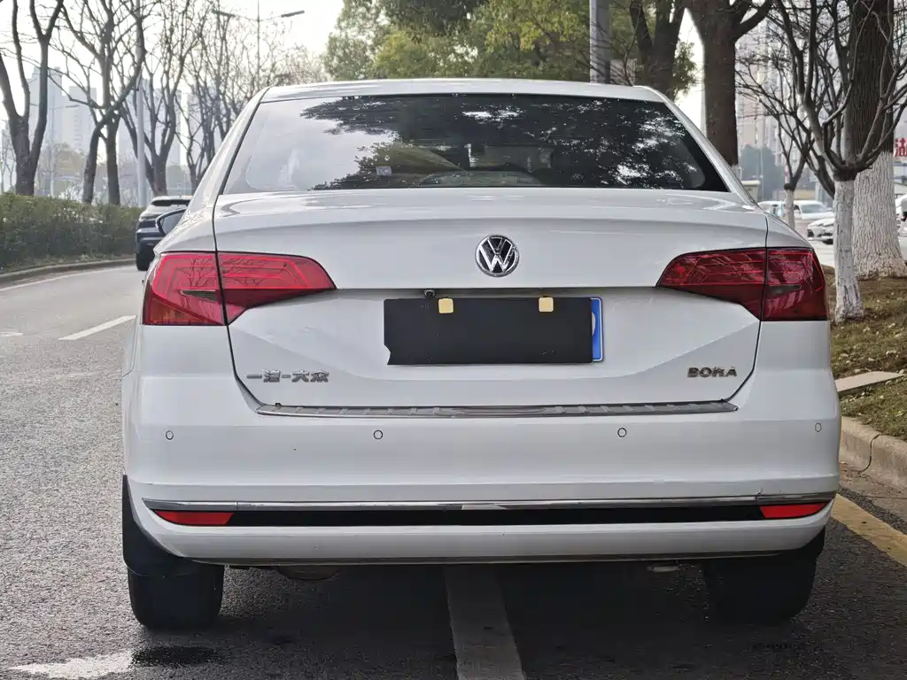 Volkswagen Volkswagen Bora 2018 1.5L Automatic Comfort Model 2017 - thumbnail 5