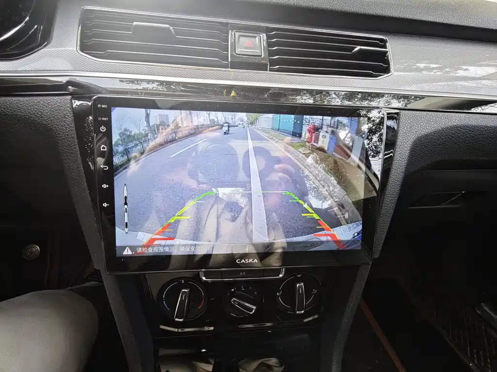 Volkswagen Volkswagen Bora 2018 1.5L Automatic Comfort Model 2017 - thumbnail 11