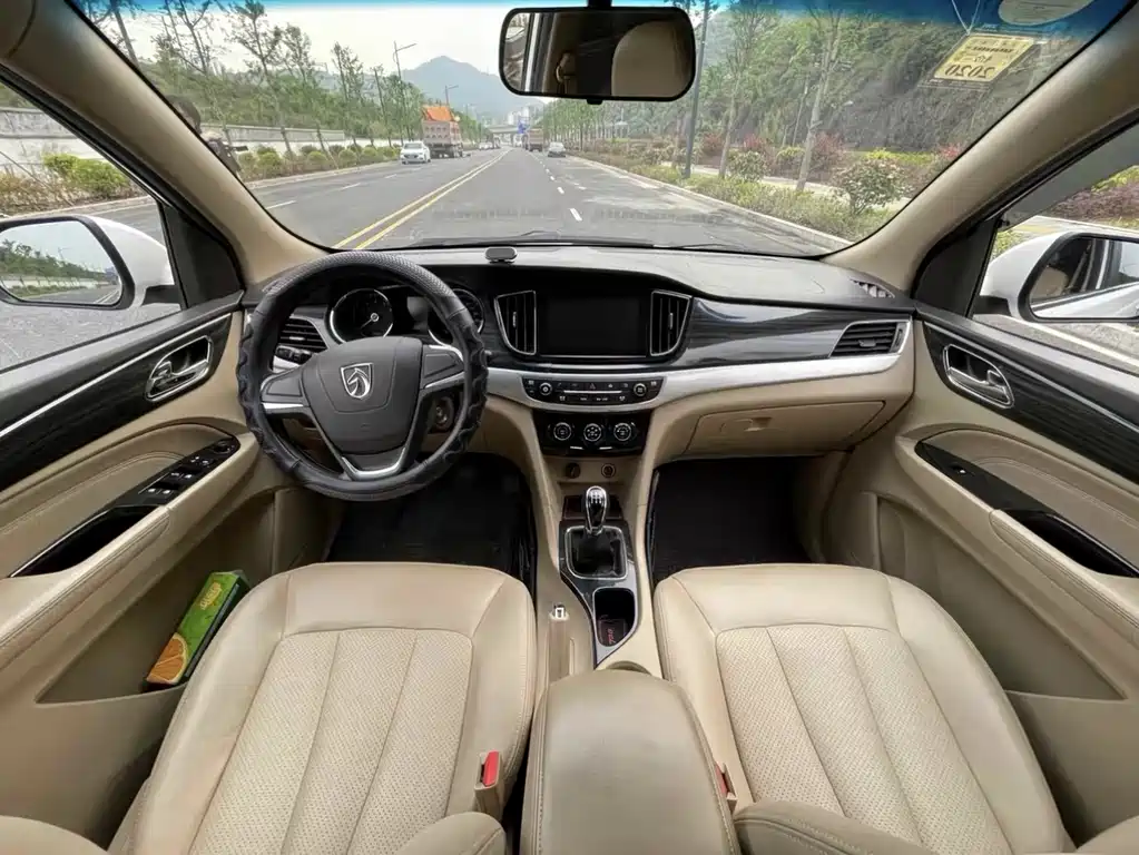 Baojun Baojun 730 2014 1.5L Manual Comfort 7-seater 2014 - thumbnail 4