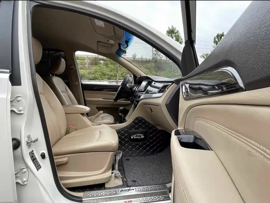Baojun Baojun 730 2014 1.5L Manual Comfort 7-seater 2014 - thumbnail 5