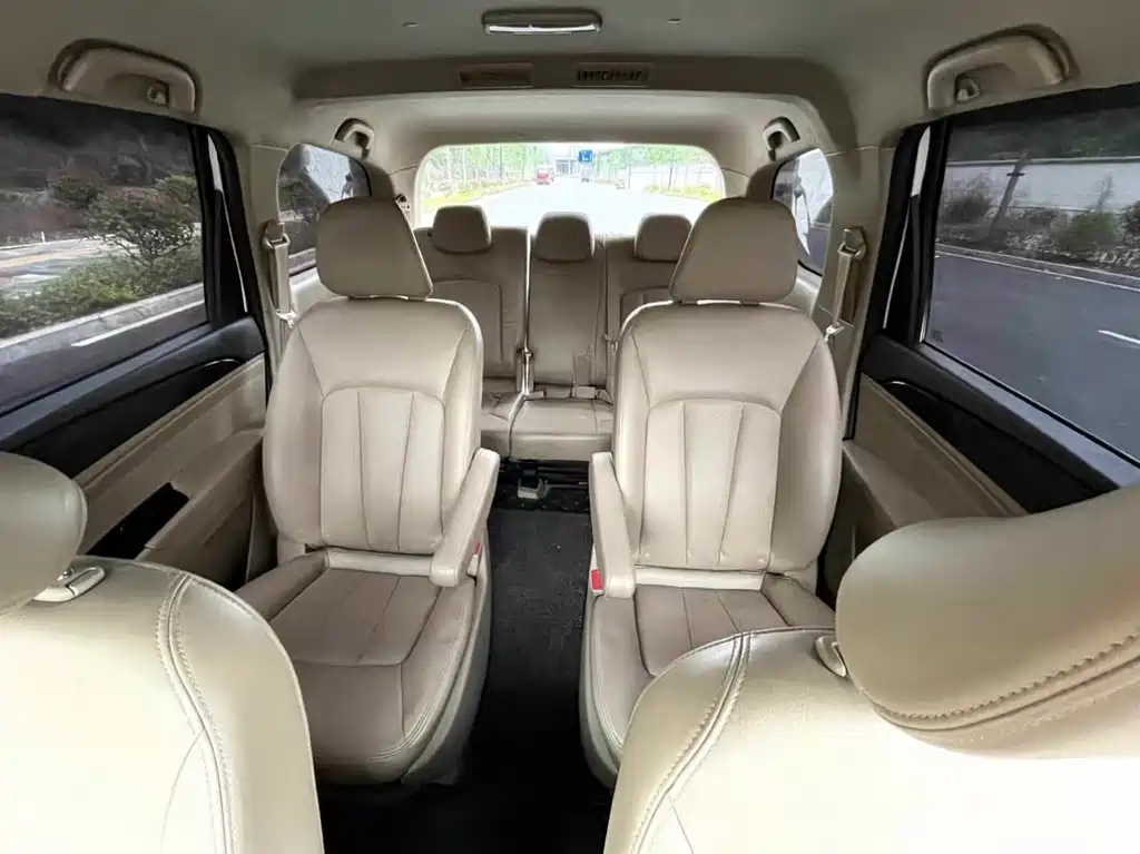Baojun Baojun 730 2014 1.5L Manual Comfort 7-seater 2014 - thumbnail 6