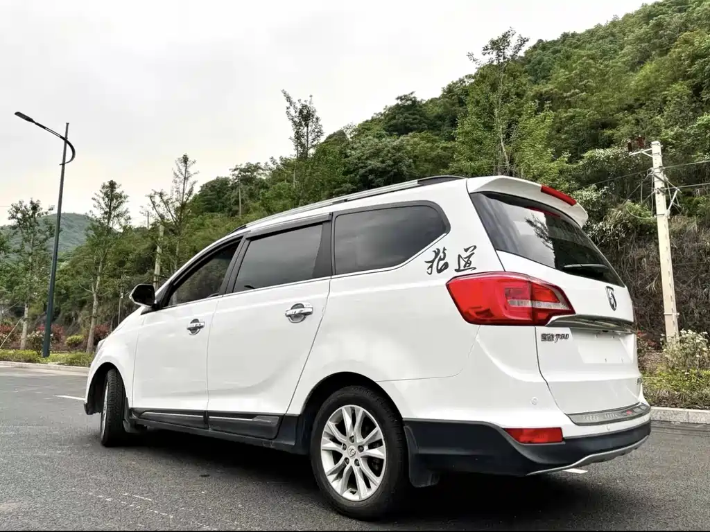 Baojun Baojun 730 2014 1.5L Manual Comfort 7-seater 2014 - thumbnail 8