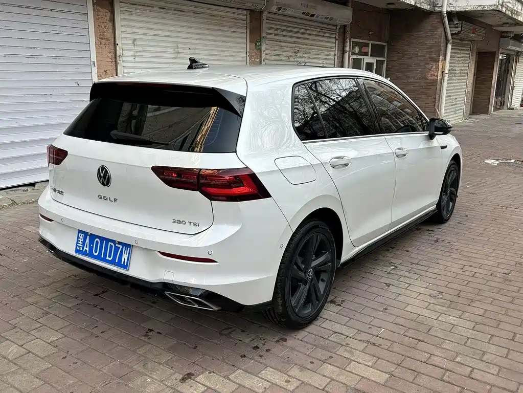 Volkswagen Volkswagen Golf 2021 280TSI DSG R-Line 2022 - thumbnail 4