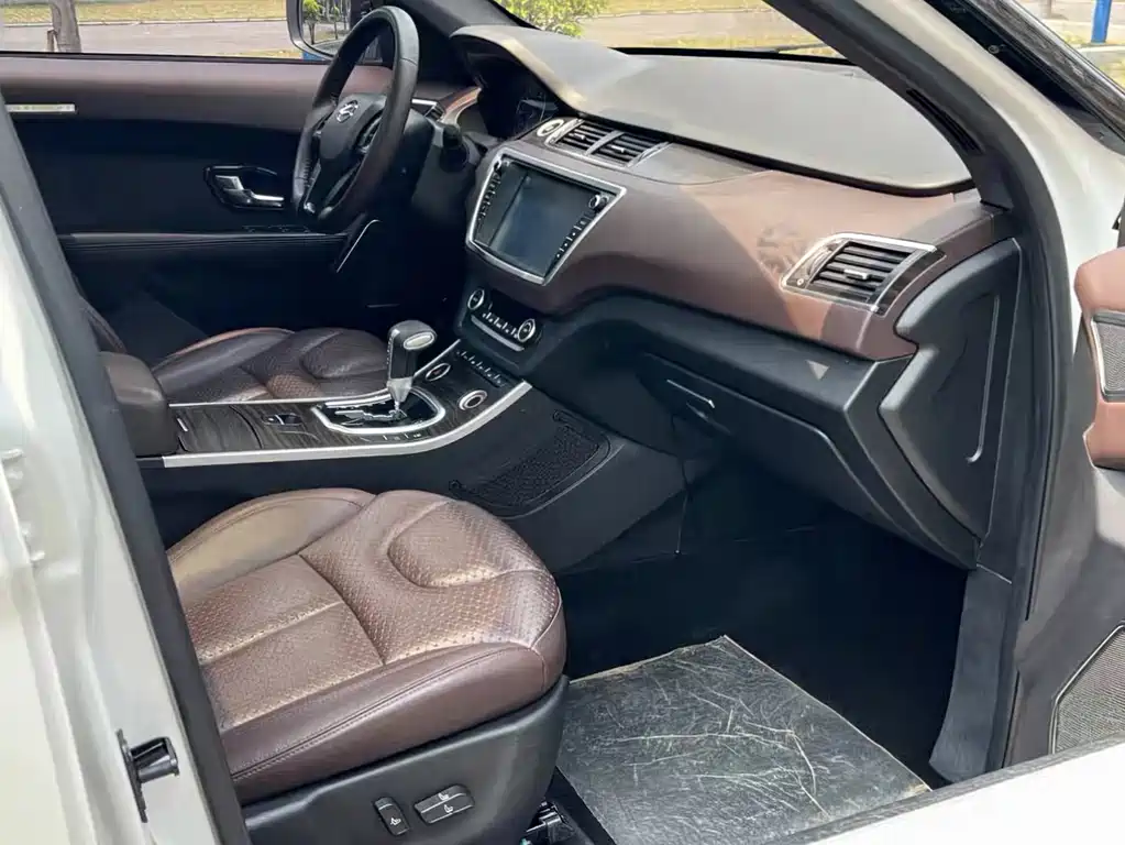 Landwind Lifan X7 2015 2.0T Panoramic Flagship Edition 2016 - thumbnail 4