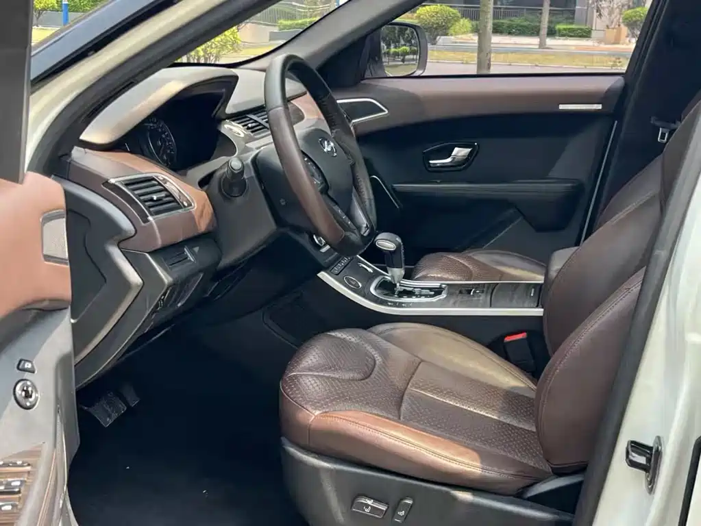 Landwind Lifan X7 2015 2.0T Panoramic Flagship Edition 2016 - thumbnail 5