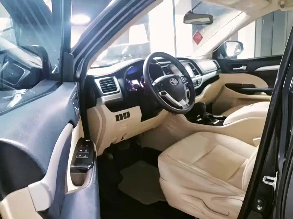 Toyota Toyota Highlander 2018 2.0T AWD LE 7-seater China V 2018 - thumbnail 4