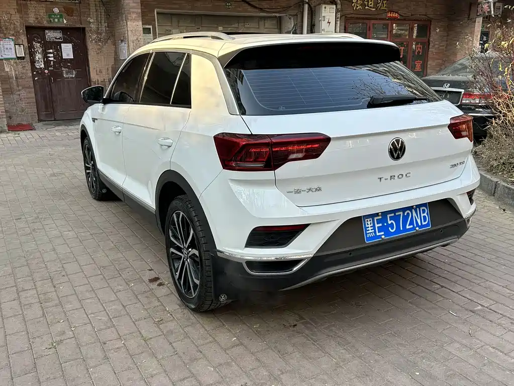 Volkswagen T-Roc 2022 280TSI DSG Front-Wheel Drive Comfort Plus 2022 - thumbnail 4
