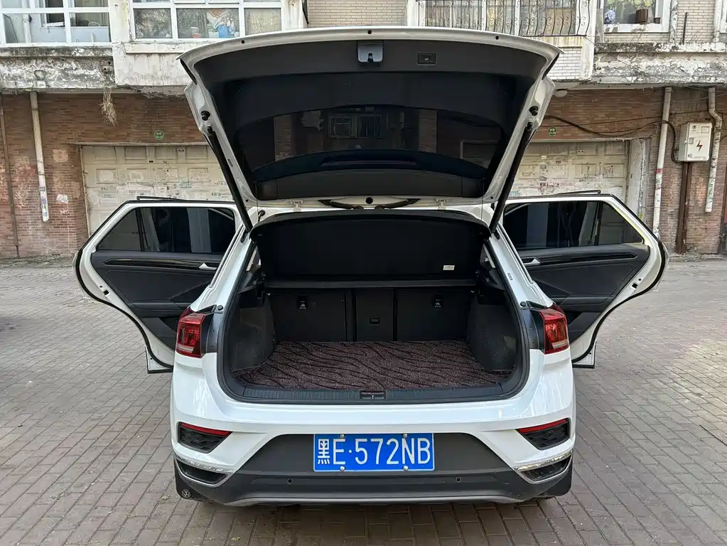 Volkswagen T-Roc 2022 280TSI DSG Front-Wheel Drive Comfort Plus 2022 - thumbnail 6