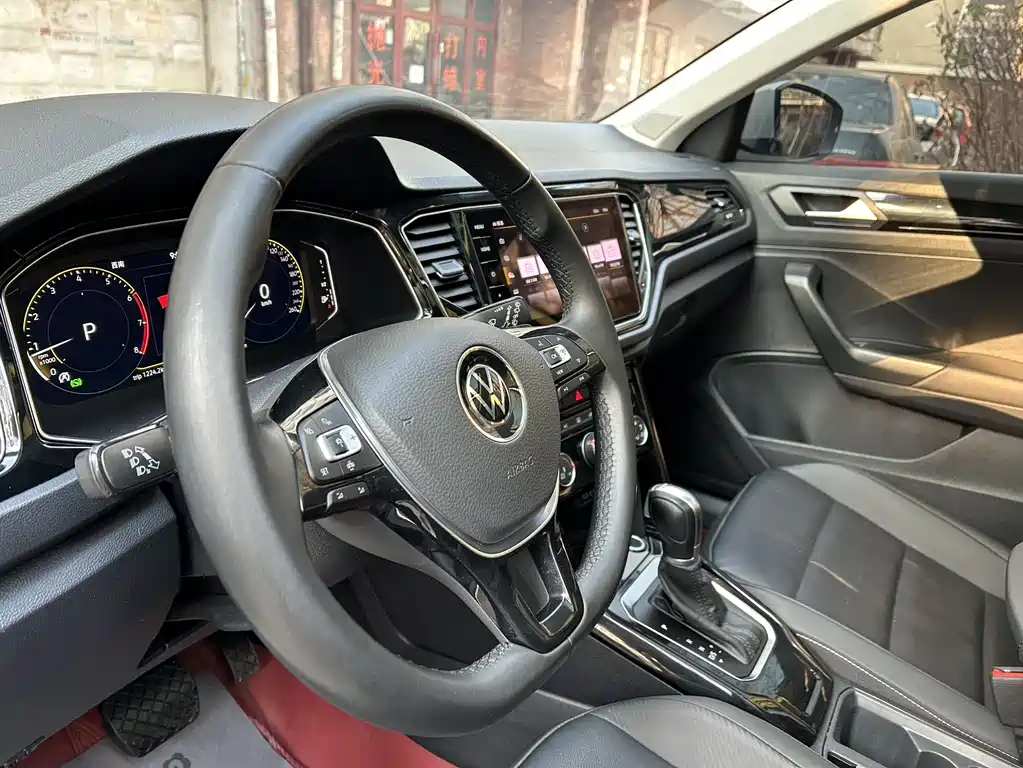 Volkswagen T-Roc 2022 280TSI DSG Front-Wheel Drive Comfort Plus 2022 - thumbnail 8