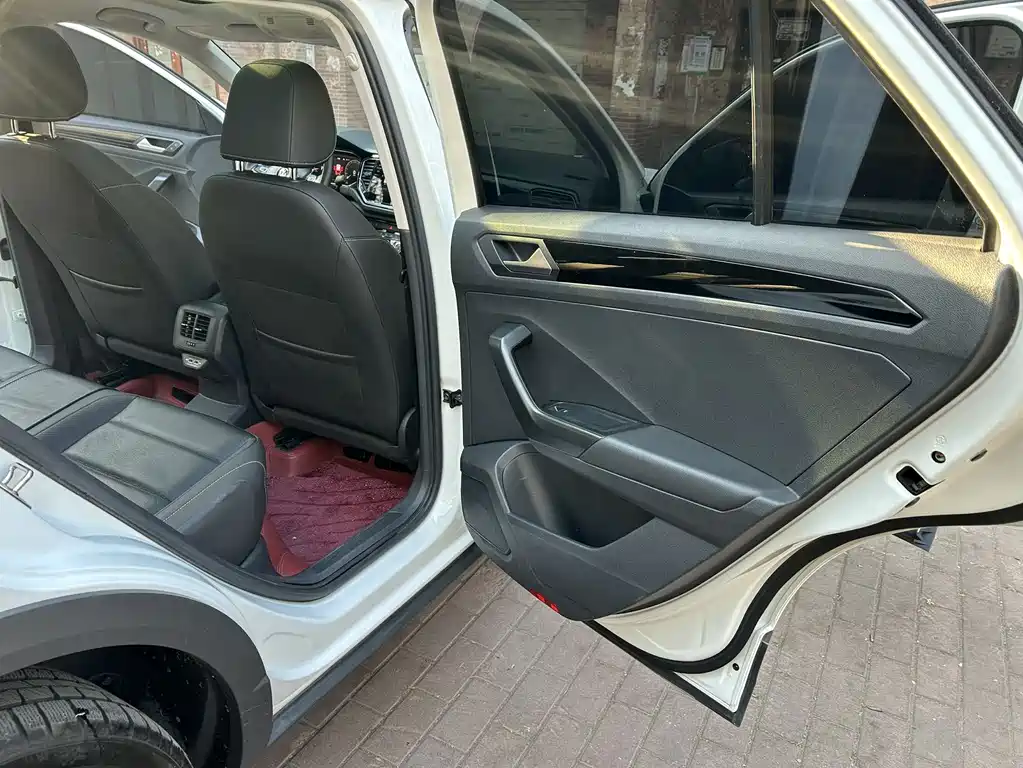 Volkswagen T-Roc 2022 280TSI DSG Front-Wheel Drive Comfort Plus 2022 - thumbnail 16