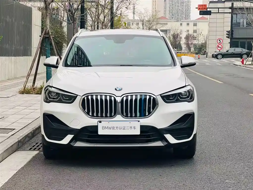 BMW BMW X1 2022 sDrive25Li Leading Edition 2023 - thumbnail 4