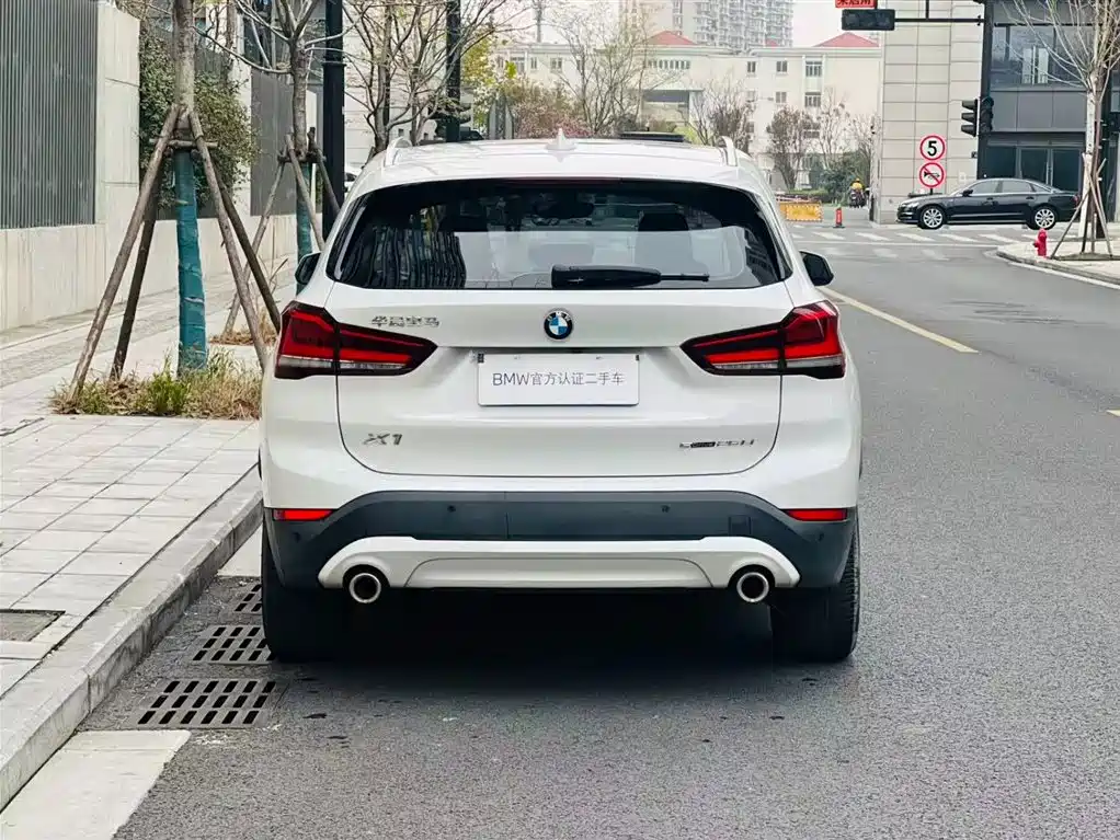 BMW BMW X1 2022 sDrive25Li Leading Edition 2023 - thumbnail 5