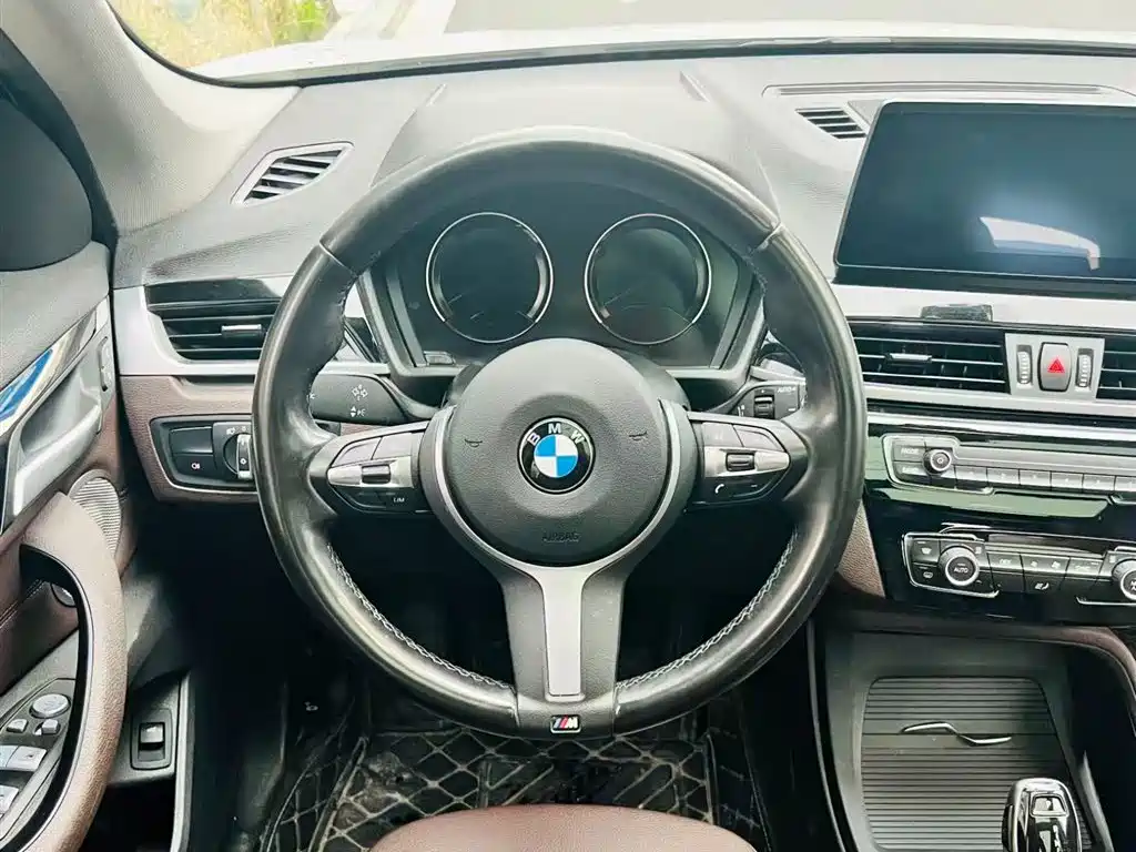 BMW BMW X1 2022 sDrive25Li Leading Edition 2023 - thumbnail 9