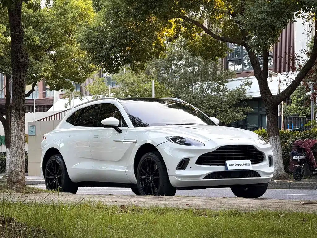 Aston Martin Aston Martin DBX 2023 3.0T Straight-Six 2022 - thumbnail 3