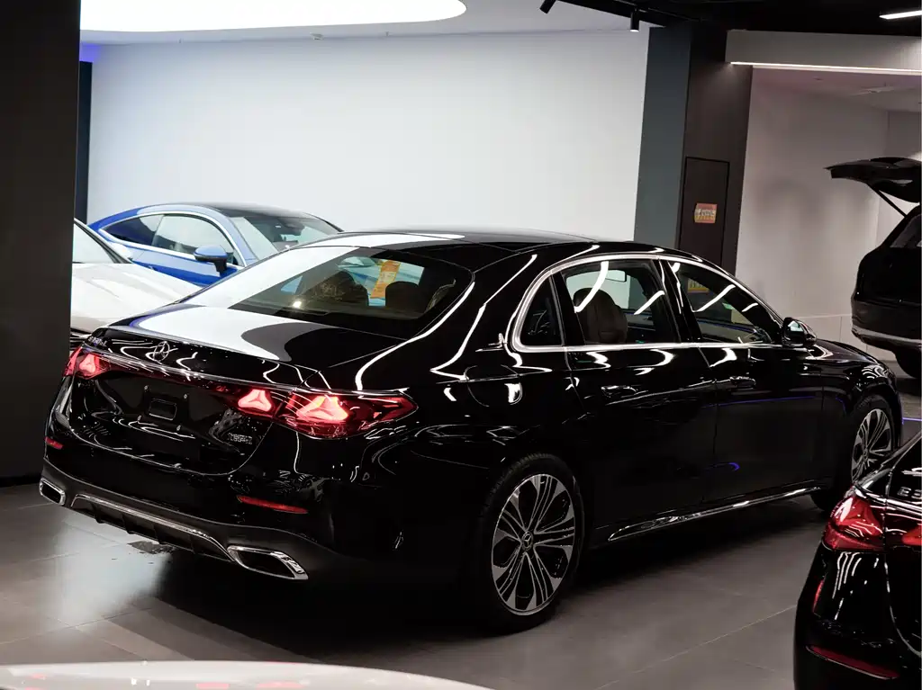Mercedes-Benz Mercedes-Benz E-Class 2024 E 350 e L Plug-in Hybrid Sports Sedan 2025 - thumbnail 4