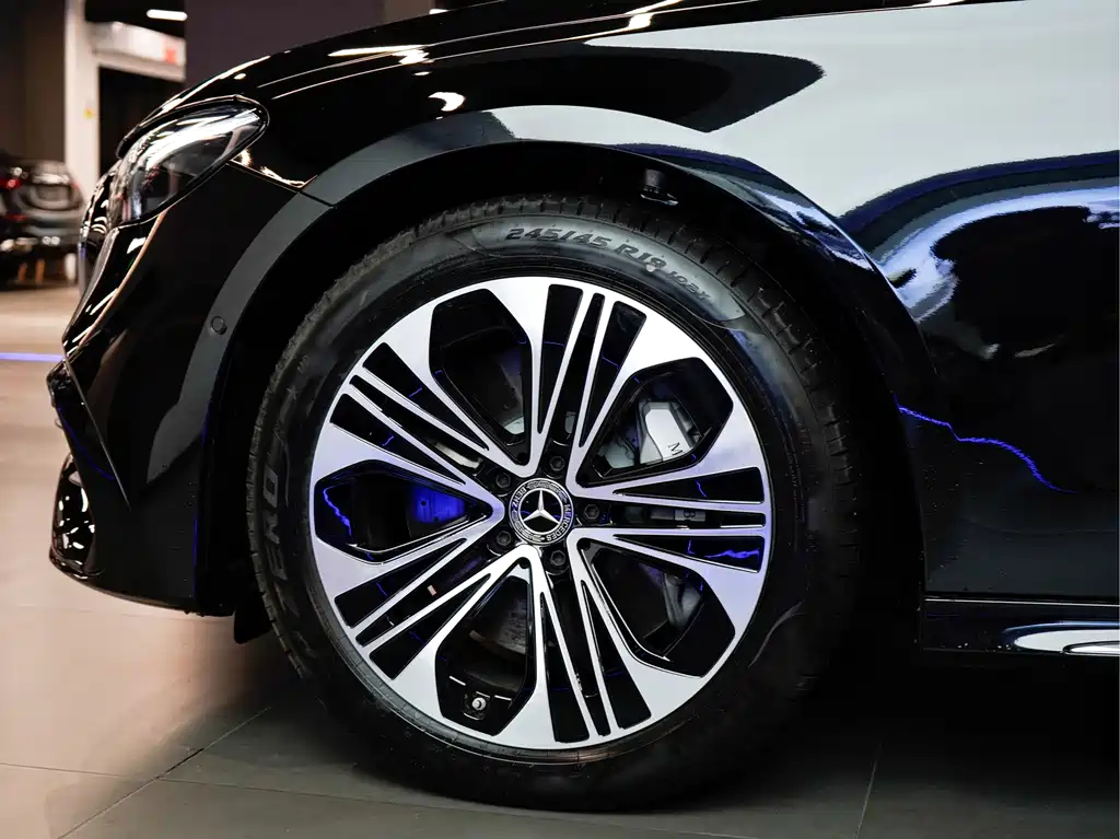 Mercedes-Benz Mercedes-Benz E-Class 2024 E 350 e L Plug-in Hybrid Sports Sedan 2025 - thumbnail 8