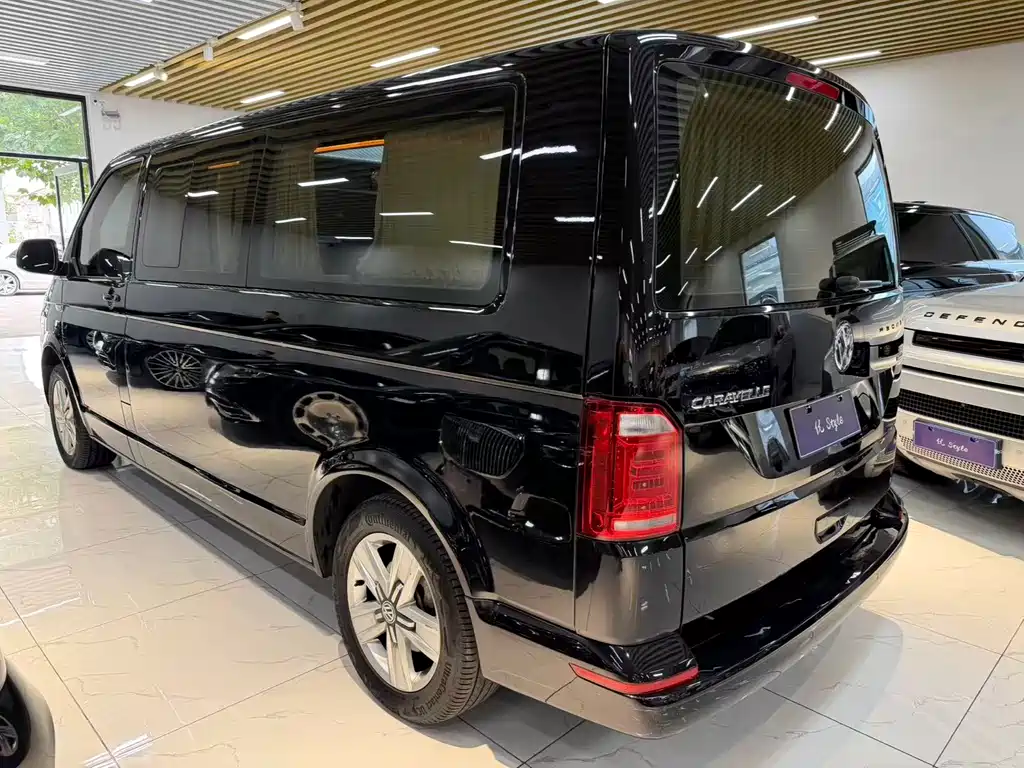 Volkswagen Kalewei 2018 2.0TSI AWD Luxury 7-seater Wait, I need to correct this. "凯路威" (Kǎilùwēi) is not a recognized international car brand. This appears to be a Chinese translation or transliteration of an existing car model name. Looking at the specifications (2.0TSI, AWD, 7-seater), this is most likely referring to the Volkswagen Multivan/Touran or similar MPV model. However, since "凯路威" is the given name and I should translate based on what's provided, the accurate translation would be: Kalewei 2018 2.0TSI 4WD Luxury 7-seat Actually, reconsidering - this is likely the Volkswagen Sharan or a similar large MPV. The internationally accepted name would be: Volkswagen Sharan 2018 2.0TSI 4MOTION Luxury 7-seater But since the original Chinese uses "凯路威", which appears to be a localized name for what is internationally known as the Volkswagen Multivan in some markets: Volkswagen Multivan 2018 2.0TSI 4MOTION Luxury 7-seater 2018 - thumbnail 4