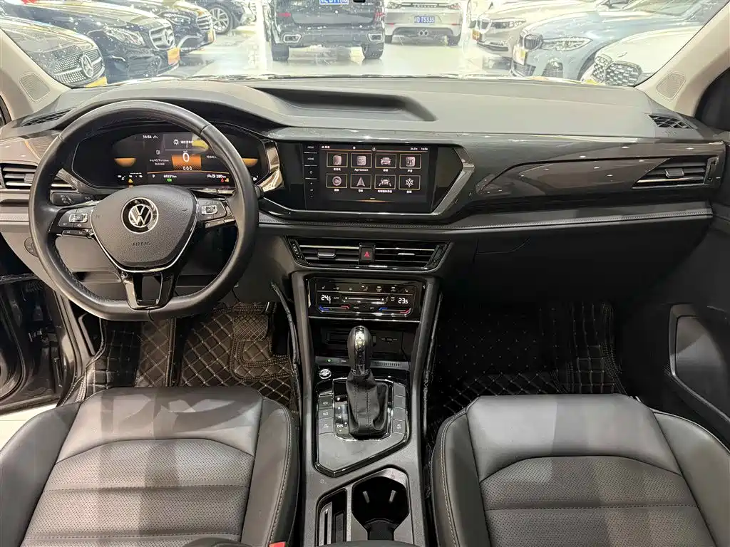 Volkswagen Tharu 2022 280TSI 2WD Luxury Edition 2023 - thumbnail 13