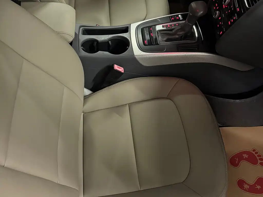 Audi Audi A4L 2012 2.0 TFSI Automatic Comfort Model 2012 - thumbnail 4