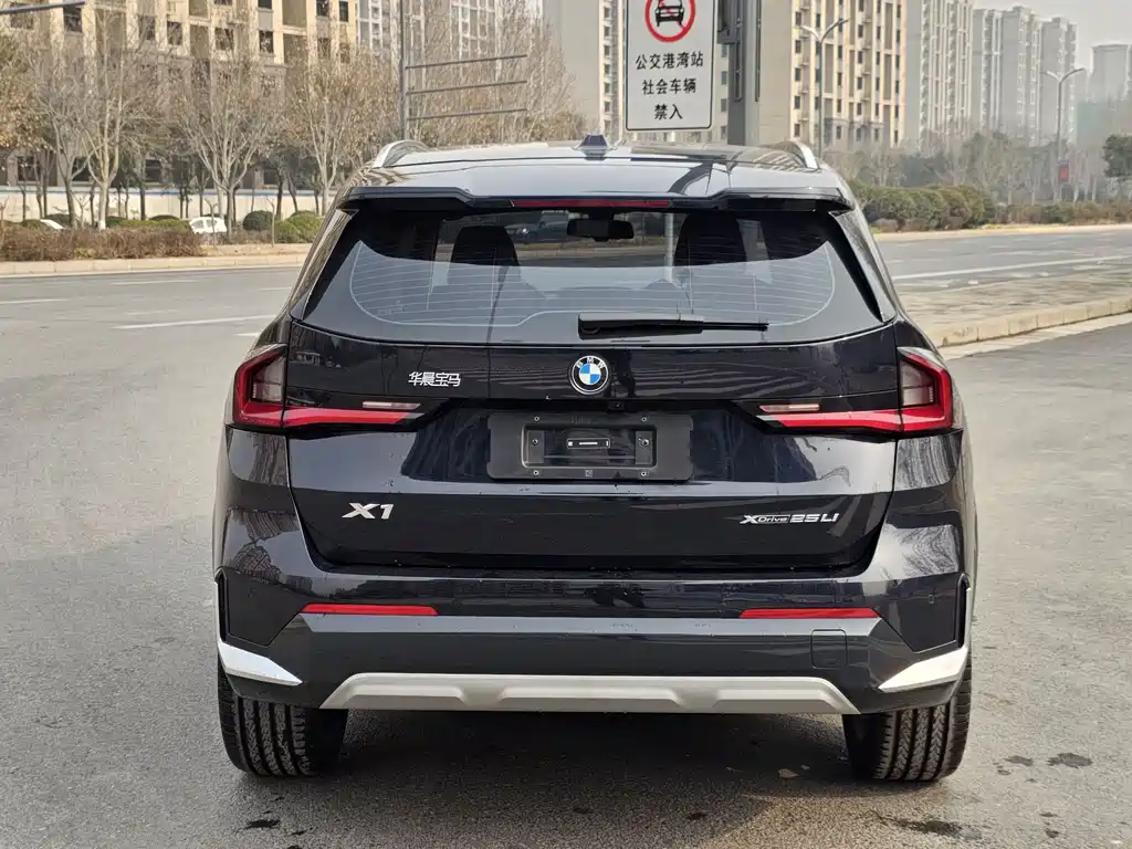 BMW BMW X1 2024 xDrive25Li M Sport Package 2024 - thumbnail 5